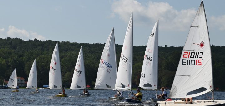 sailboating in michigan